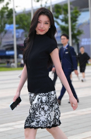 2562-66-53√她气质真好-这样的媳妇你满意吗？