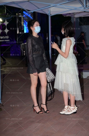 极品美腿白皙~  [20P]