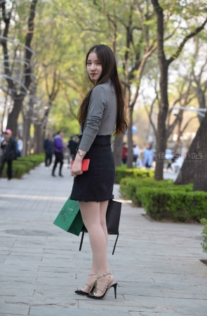 搭讪街拍丝袜凉高mm~