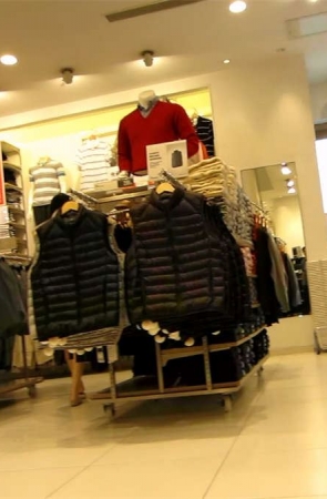 性感苗条身材,超短紧身齐B裙美女