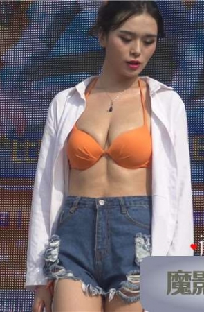 4k-性感比基尼美女模特热舞表演。