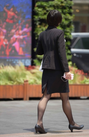 服务员中午吃饭-打个卡