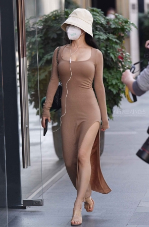 街拍开叉长裙靓妹