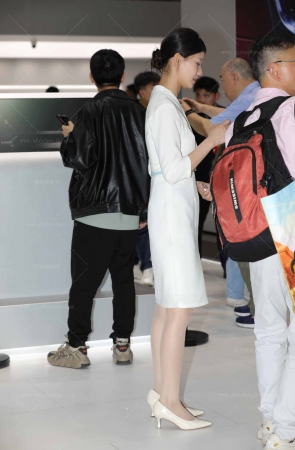 上海车展汽车礼仪超薄肉丝高跟美腿