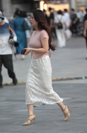 街拍高跟少妇