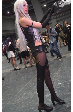 漂亮的黑丝coplay小姐姐