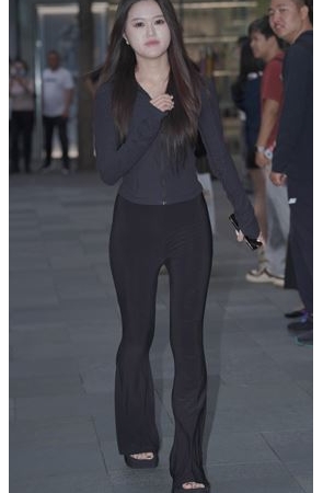 夜拍黑裤美女(50P)