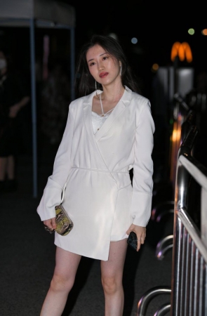 高挑气质美女 [171P1V-4.32GB]