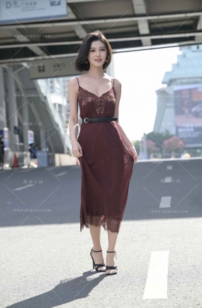 吊带长裙肉丝美女 – 程儿 [22P]