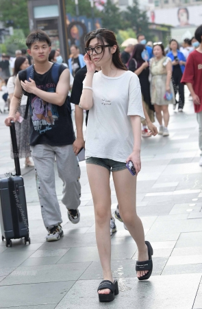 有一种高冷的感觉230902-3-61 15P