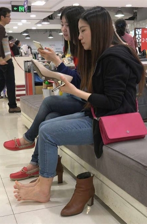 紧身蓝牛小姐姐试鞋