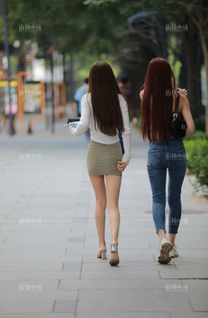 长腿紧身包臀裙美女