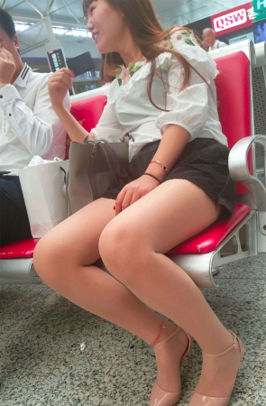 黄色破丝袜高跟鞋丝袜脚美女