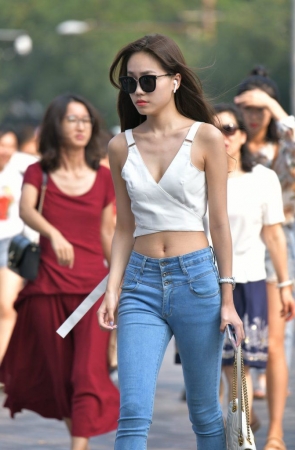 窈窕铅笔牛仔裤 [62P-772MB]