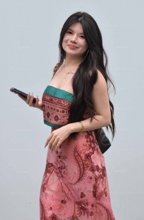 25525-15=42√抹胸轻熟女