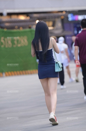 迷人出众de包臀裙小姐姐