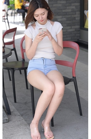 （套图）热裤美女(1064P)[17.43G/JPG]