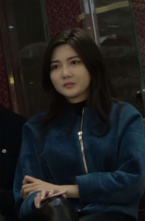 极品身材美臀皮裤女神