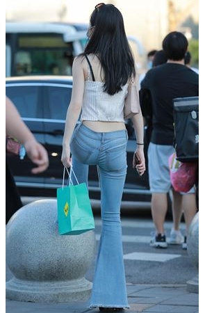 牛仔喇叭裤小姐姐【套图+视频】