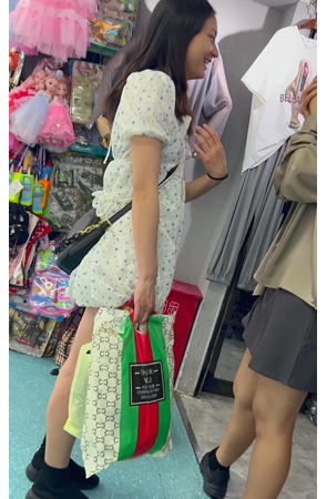连衣裙小姐姐
