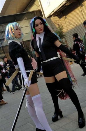 4K-性感美腿cosplay的美女姐妹花