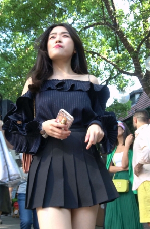 性感黑色小短裙高跟美女