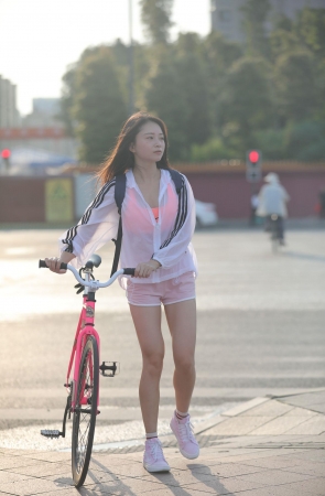 单车、单反 、单身、 青春~~