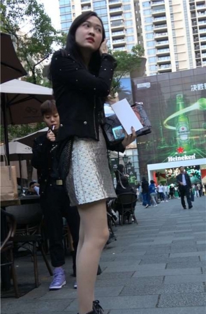 街拍丝袜气质美女摆拍 [1.62 GB/MP4]