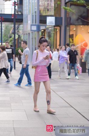 粉色的美腿女孩3A3398[397M]