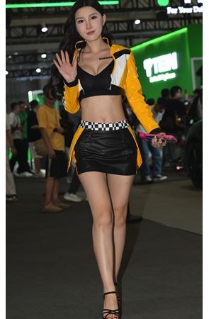 制服皮裙车模美女(58P)