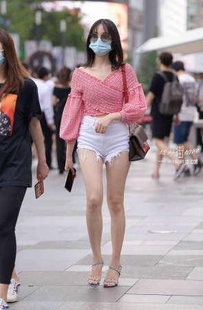 20713-10+108/热裤大白腿女孩 5P