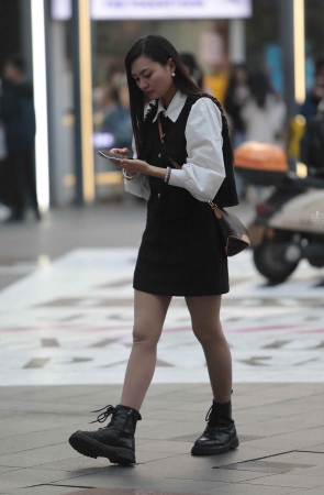 街拍少妇