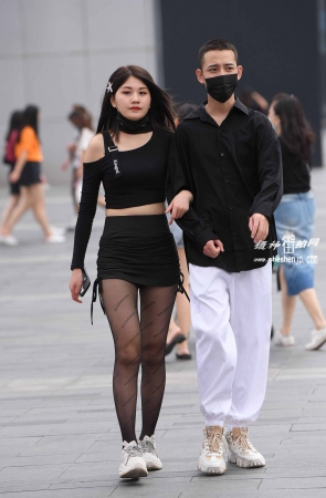 21830-11+79/黑丝~ 4P