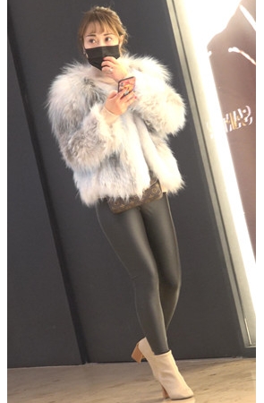 漂亮的极品皮裤美女