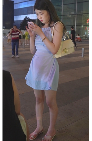 蓝裙美女