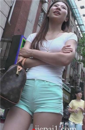 颜值超高身材棒的热裤甜美系美女 [2.82 GB]