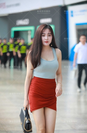 极品红色包臀裙美**