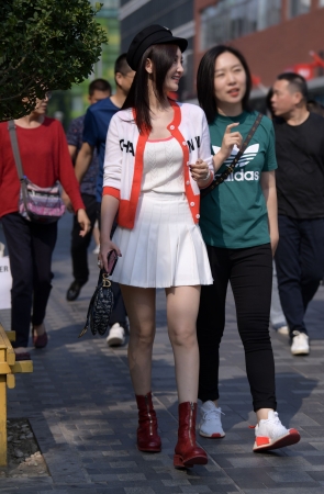 长腿气质美女