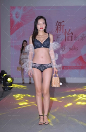 韵味的内衣模特