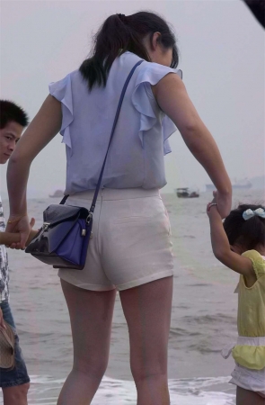 海边的极品韵味美少妇