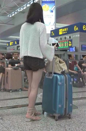 高挑美女细带凉拖