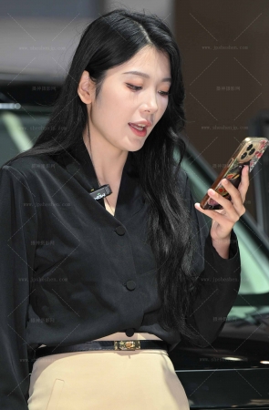 【摄神作品】2567-18=70√靓丽主播 8P