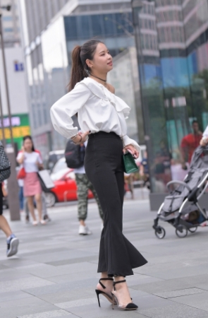 这个西裤够紧吗