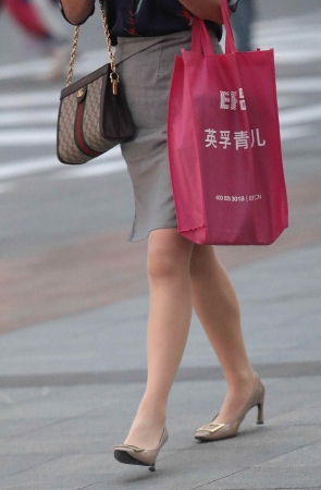 肉丝街拍高跟shaofu