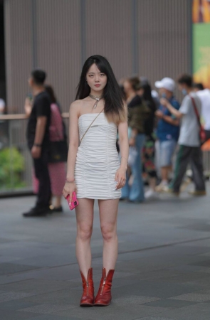 亮眼红色短靴 [132P1V-1.65GB]