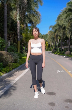 黑色瑜伽裤美女 【套图+视频】