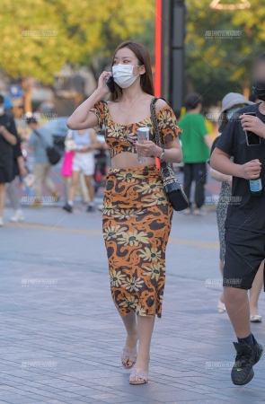 橙色半身裙女士