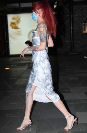 火辣辣的靓妹/231126-4-80 14P