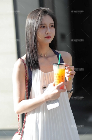 可人唯美的大眼美眉