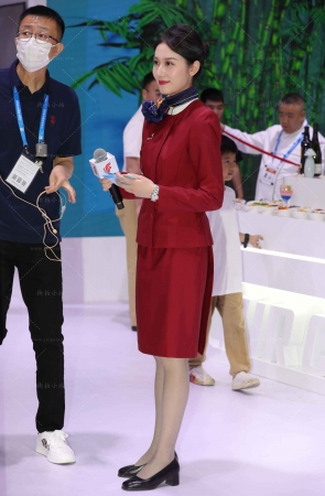靓丽优雅美女空姐主持人